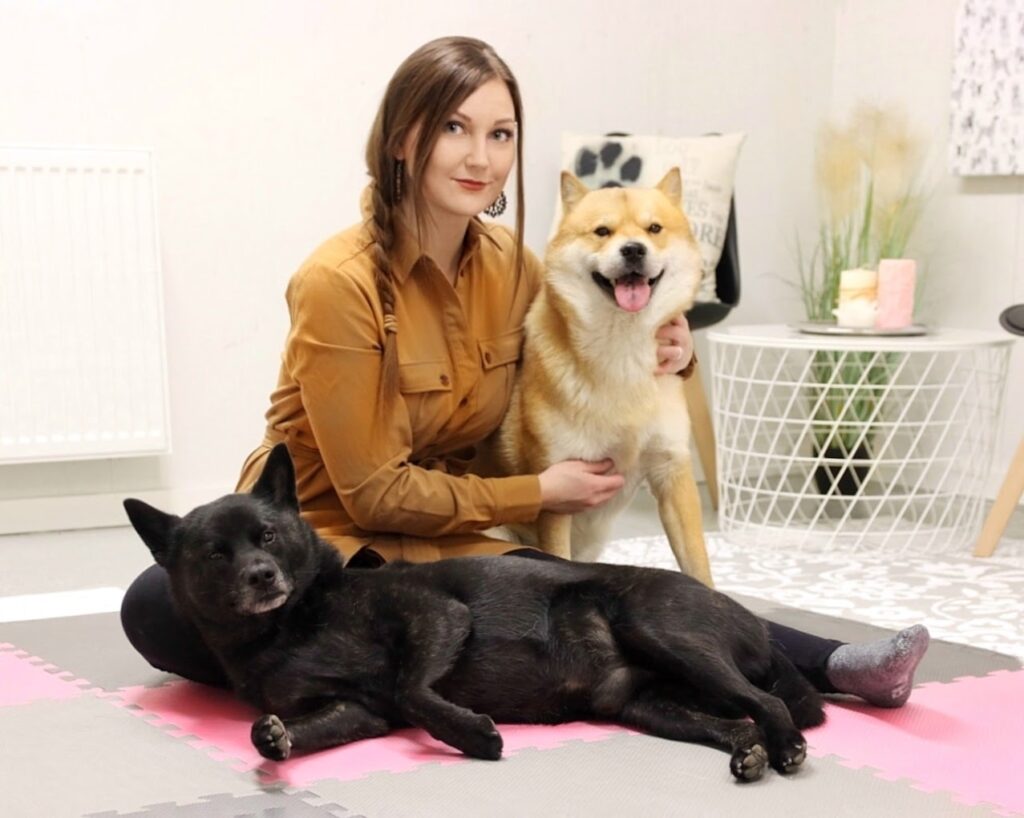 Koirahieroja Mette Valtonen